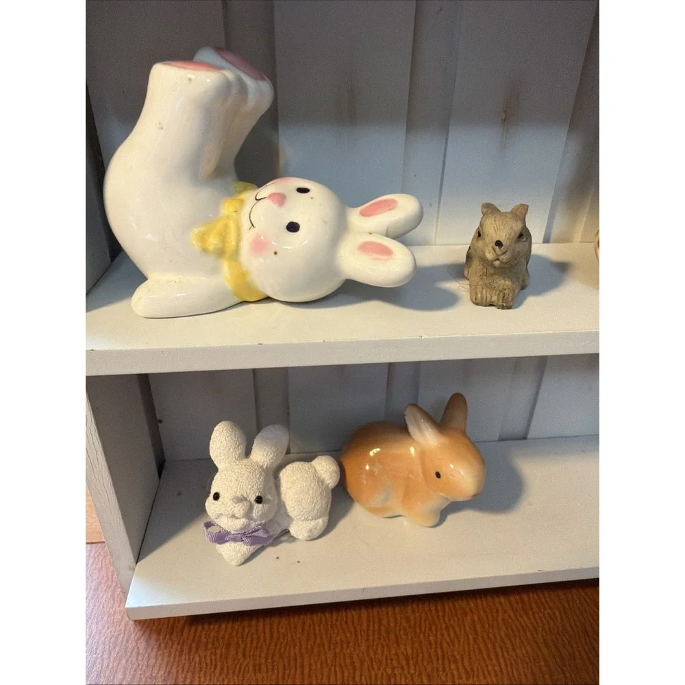 Vtg Bunny Figurines On Picket Trinket Shelf Hanging Or Free Sitting Shelf